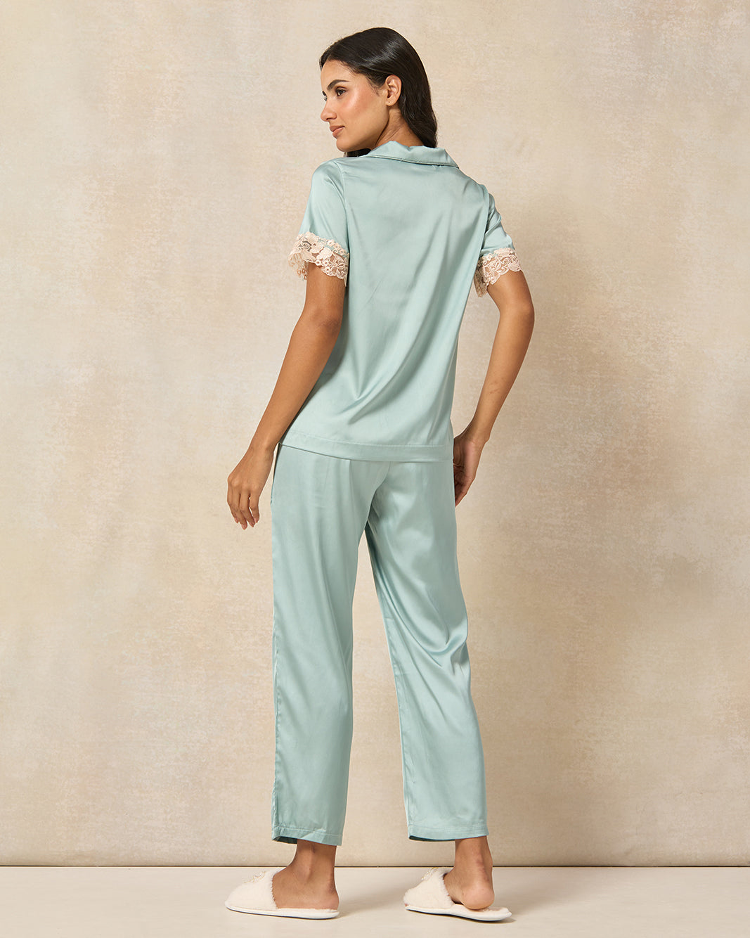 Women Green Collared Pyjama Set (2 Piece)